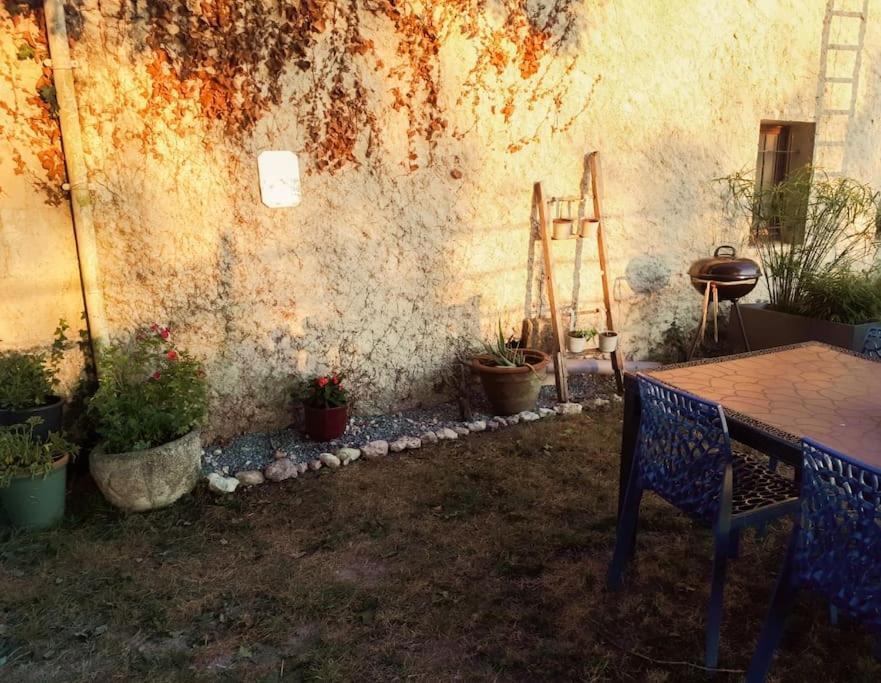Apartmán Gite A La Ferme Chaleureux Civrac-de-Blaye Exteriér fotografie